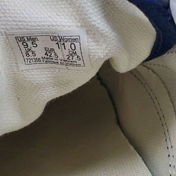 NWOT Vans Limited Edition Think Young Old Skool Shoe Men's Size 9.5 - Picture 10 of 10